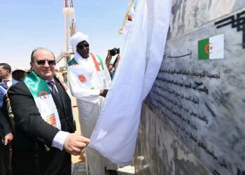Campagne des forages pétroliers Kafra Sud-Est 1 : Ali Mahamane Lamine Zeine et Sifi Ghrieb lancent la construction d’un édifice commun au Niger et à l’Algérie